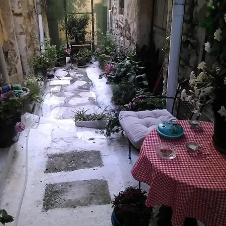 Metropolis Corfu (city)