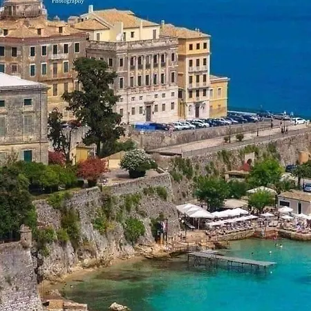 Metropolis Apartment *