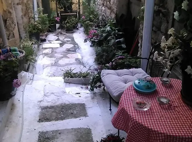 Metropolis Corfu (city)